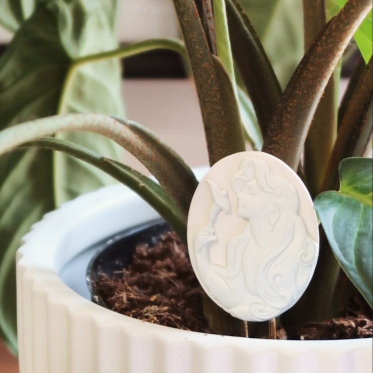 Lily Goddess | Plant Stakes