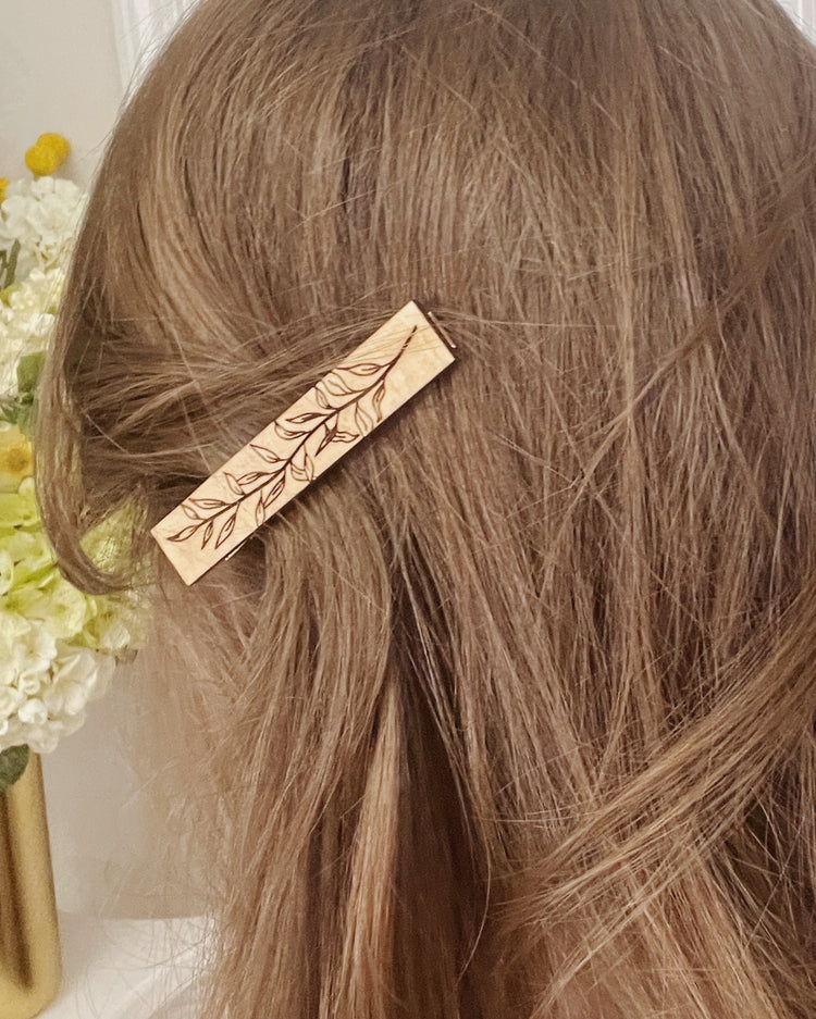 Natural Wood Floral Clip Set