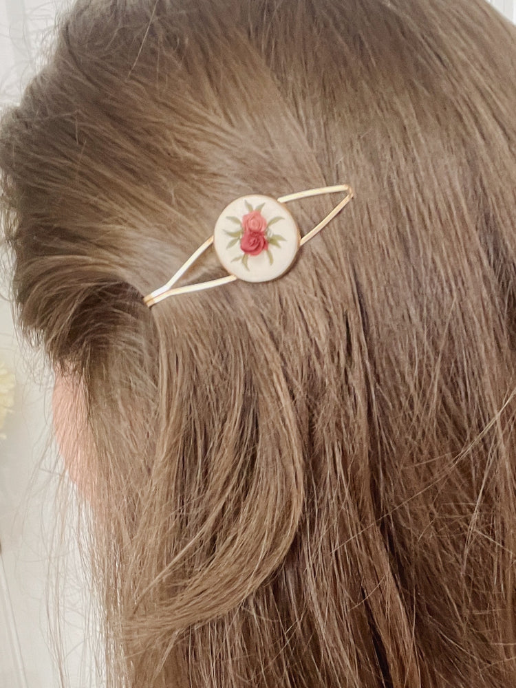 Cream Bouquet Hair Clip