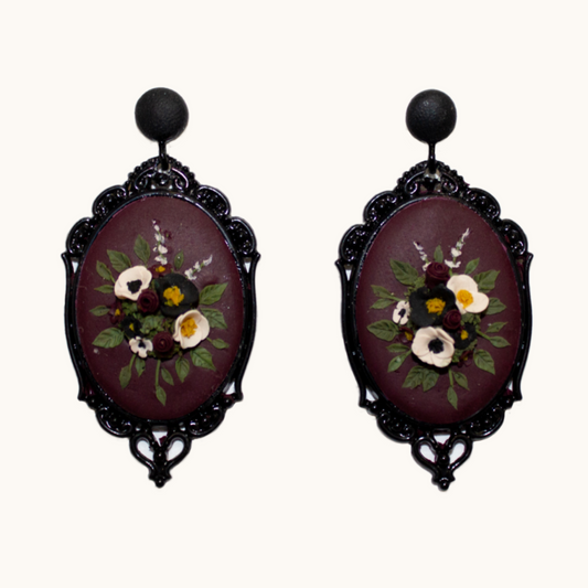 03- Gothic Framed Bouquet