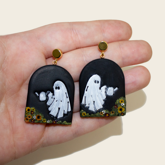 24- Gardening Ghosties