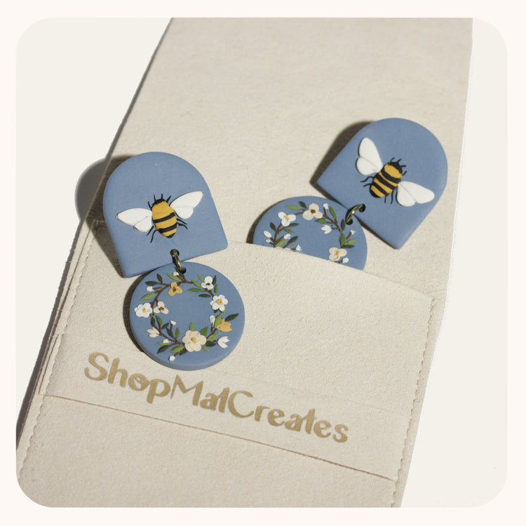 Bee Wreath | 2 Color Options