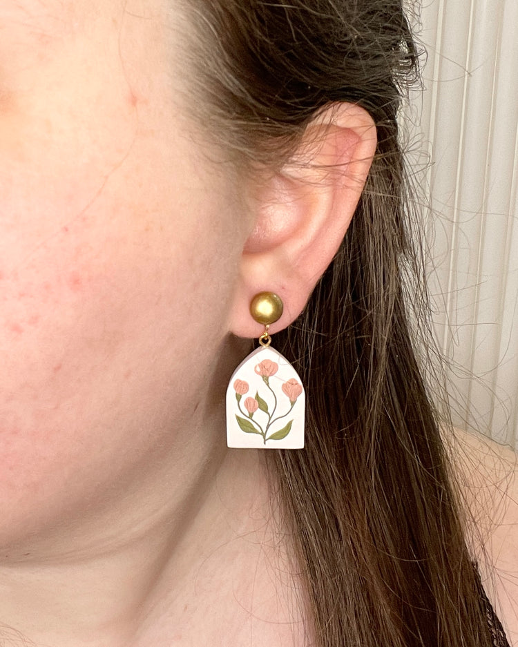 Rosy Pattern Dome Earrings | March 2023