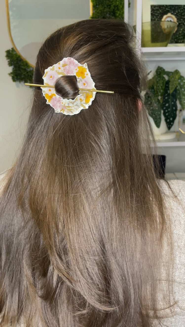 Watercolor Hair Slide 01 | April 2023