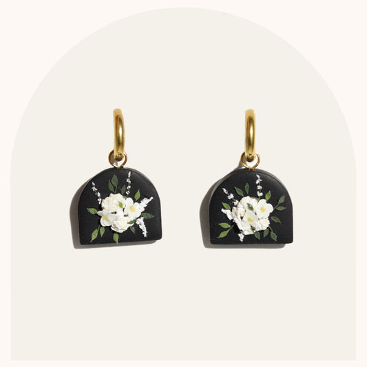 Black + White Bouquet | Short Arch